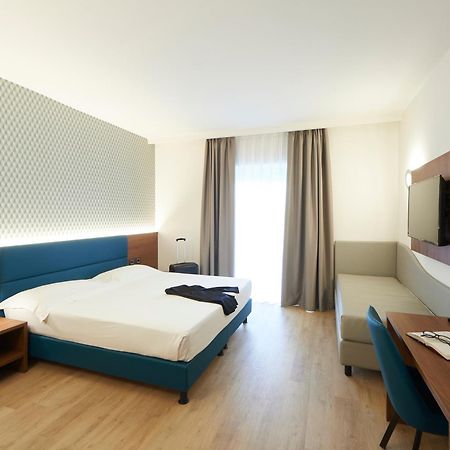 Palace Hotel Zingonia Верделлино Экстерьер фото
